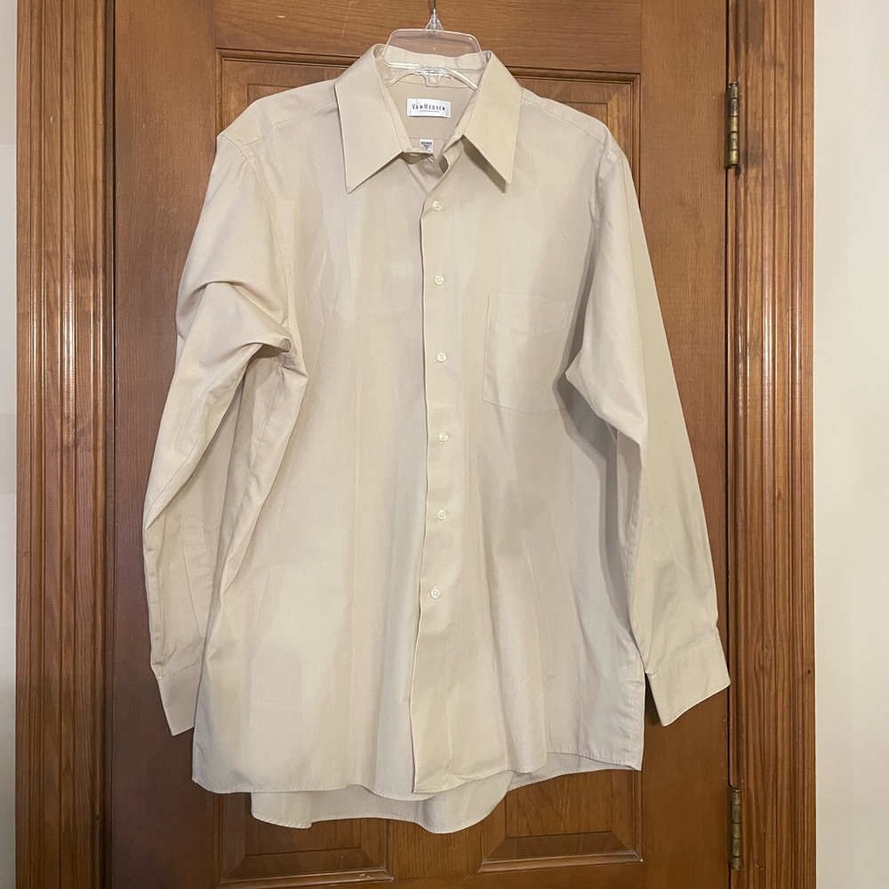 Van Heusen Men's‎ Light Tan Poplin Button Down Dress Shirt, Size XL (17, 34/35)